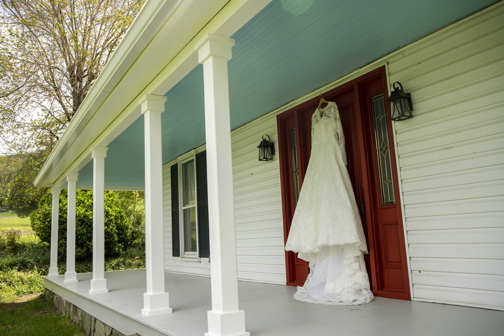 1916 Farmhouse front porch. Lynn Cummings Photography